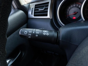 Хетчбэк Nissan Tiida 2009 года, 979000 рублей, Саратов
