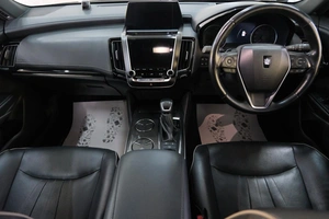 Седан Toyota Crown 2019 года, 3889000 рублей, Омск