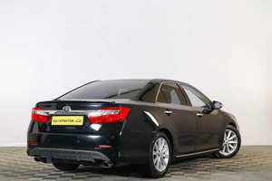 Седан Toyota Camry 2011 года, 1759000 рублей, Тюмень