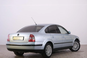 Седан Volkswagen Passat 2002 года, 429000 рублей, Омск