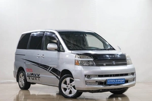 Минивэн Toyota Voxy 2006 года, 889000 рублей, Новокузнецк