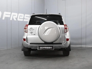 Внедорожник Toyota RAV4 2010 года, 1411000 рублей, Омск