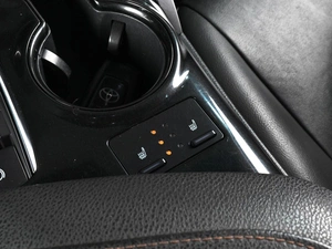 Седан Toyota Camry 2019 года, 1939000 рублей, Аксай