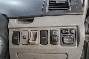 Минивэн Toyota Voxy 2003 года, 1139000 рублей, Челябинск