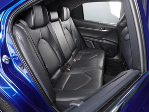 Седан Toyota Camry 2021 года, 3229000 рублей, Красный Пахарь