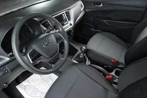 Седан Hyundai Solaris 2019 года, 1379000 рублей, Тюмень