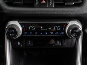 Внедорожник Toyota RAV4 2020 года, 3627554 рублей, Тюмень