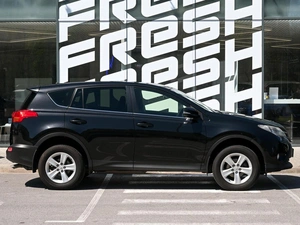 Внедорожник Toyota RAV4 2013 года, 1549800 рублей, Волгоград