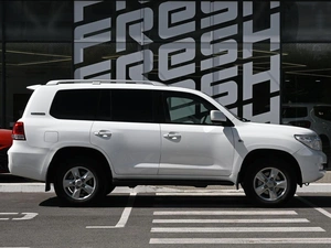 Внедорожник Toyota Land Cruiser 2011 года, 3339000 рублей, Волгоград