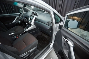 Минивэн Toyota Verso 2010 года, 999000 рублей, Красноярск