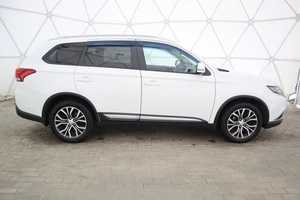 Внедорожник Mitsubishi Outlander 2017 года, 2210000 рублей, Обнинск
