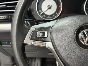 Внедорожник Volkswagen Touareg 2019 года, 4550000 рублей, Красноярск