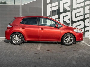 Хетчбэк Toyota Auris 2009 года, 850000 рублей, Краснодар