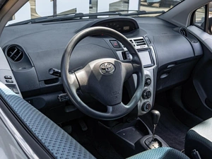 Хетчбэк Toyota Yaris 2007 года, 650000 рублей, Краснодар
