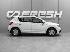 Хетчбэк Renault Sandero 2017 года, 699000 рублей, Тюмень