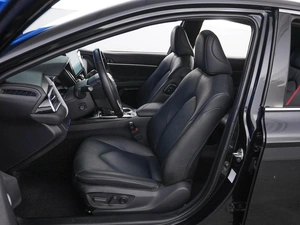 Седан Toyota Camry 2023 года, 3177400 рублей, Москва