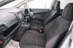 Хетчбэк Toyota Ractis 2011 года, 729000 рублей, Красноярск