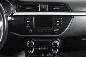 Седан Kia Rio 2018 года, 1319000 рублей, Сургут