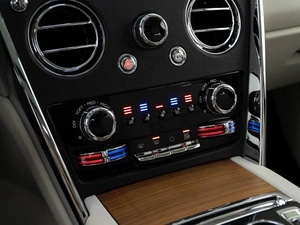 Внедорожник Rolls-Royce Cullinan 2019 года, 33000077 рублей, Москва