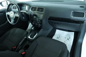 Седан Volkswagen Jetta 2013 года, 1039000 рублей, Омск