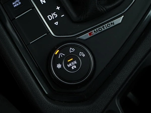 Внедорожник Volkswagen Tiguan 2018 года, 1799077 рублей, Москва