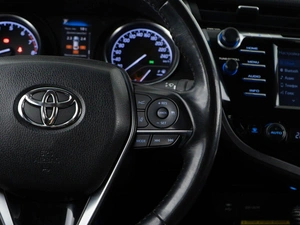 Седан Toyota Camry 2018 года, 2597077 рублей, Москва