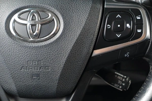 Седан Toyota Camry 2017 года, 2639000 рублей, Тюмень