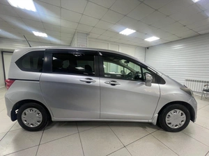 Минивэн Honda Freed 2010 года, 950000 рублей, Ачинск