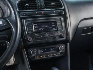 Седан Volkswagen Polo 2017 года, 999000 рублей, Сургут