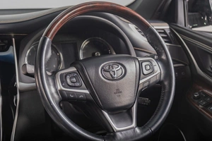 Внедорожник Toyota Harrier 2017 года, 2599000 рублей, Томск
