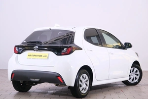 Хетчбэк Toyota Yaris 2021 года, 1229000 рублей, Омск