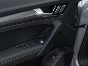 Внедорожник Audi Q5 2025 года, 6049050 рублей, Москва