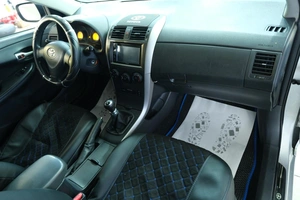 Седан Toyota Corolla 2007 года, 809000 рублей, Омск
