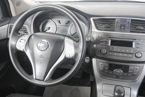 Хетчбэк Nissan Tiida 2015 года, 899000 рублей, Кемерово