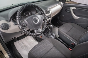 Хетчбэк Renault Sandero 2011 года, 689000 рублей, Томск