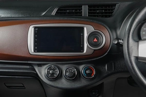 Хетчбэк Toyota Vitz 2012 года, 1069000 рублей, Тюмень