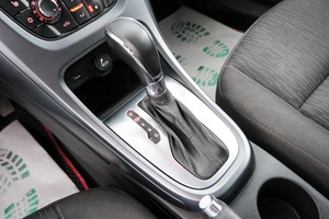 Хетчбэк Opel Astra GTC 2012 года, 869000 рублей, Красноярск