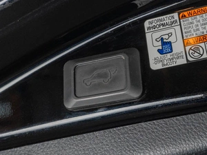 Внедорожник Toyota RAV4 2016 года, 2599000 рублей, Тюмень