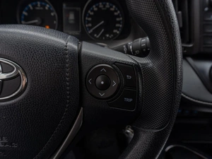 Внедорожник Toyota RAV4 2015 года, 2099000 рублей, Саратов