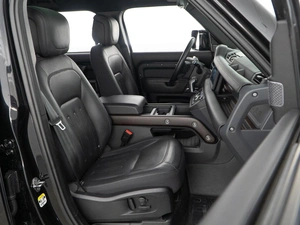 Внедорожник Land Rover Defender 2021 года, 6825444 рублей, Москва