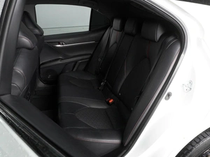 Седан Toyota Camry 2021 года, 2999000 рублей, Красный Пахарь