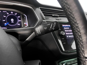 Внедорожник Volkswagen Tiguan 2019 года, 2325000 рублей, Казань