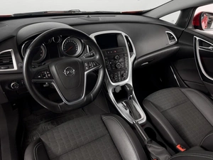 Хетчбэк Opel Astra GTC 2014 года, 999900 рублей, Казань