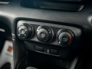 Хетчбэк Toyota Yaris 2020 года, 1075000 рублей, Красноярск