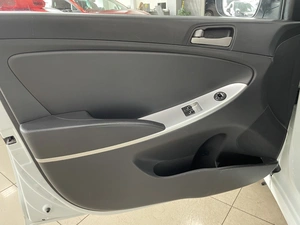 Седан Hyundai Solaris 2015 года, 787000 рублей, Солонцы
