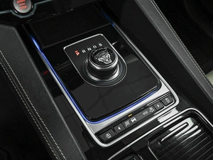 Внедорожник Jaguar F-Pace 2017 года, 2789000 рублей, Ставрополь