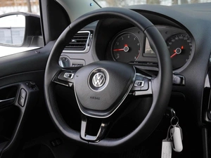 Седан Volkswagen Polo 2017 года, 880000 рублей, Волгоград