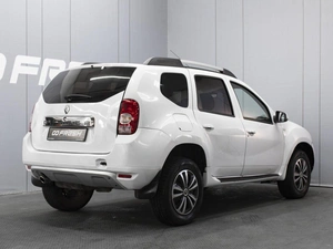 Внедорожник Renault Duster 2014 года, 850000 рублей, Омск