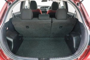 Хетчбэк Toyota Vitz 2017 года, 979000 рублей, Красноярск