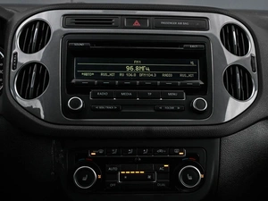 Внедорожник Volkswagen Tiguan 2012 года, 1000000 рублей, Кирилловка